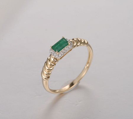 14KYW  Emerald Ring(R322272EMR14KYW)